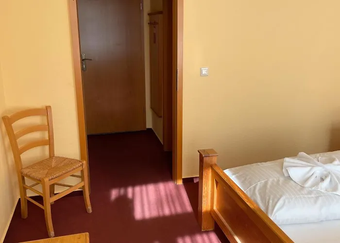 بيت ضيافة Zum Jungen Fritz Gast- Logierhaus راينزبرج