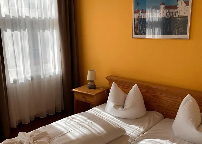 بيت ضيافة Zum Jungen Fritz Gast- Logierhaus راينزبرج